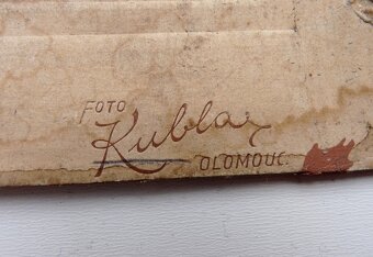 Dvě velké fotky četník Olomouc četnictvo šavle - 2