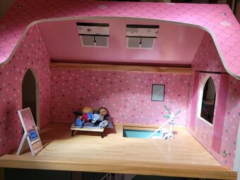 Domecek pro panenky - 2