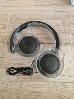 JBL Tune 500 černá - 2
