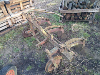 Prodám postřikovač, čert, plečku a diskáč - 2