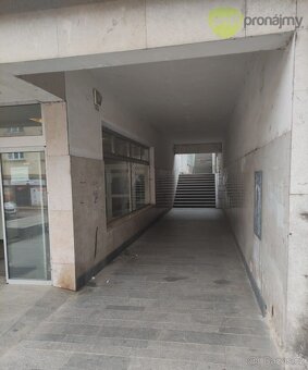 Pronájem obchodního prostoru 127 m² - 2