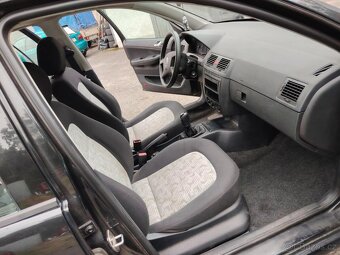 prodám sedačky do Škody Fabie 1 - 2