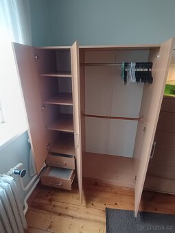 Šatní skříň - 2