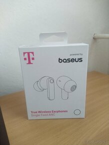 Sluchátka Baseus MZ10 T-mobile v bílé barvě - 2
