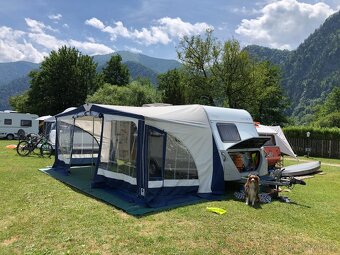 karavan Hymer, rodina 5-6 osob, palanda - 2