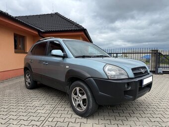 Hyundai Tuscon 2.0 CRDI, 4x4, Čr, tažné - 2