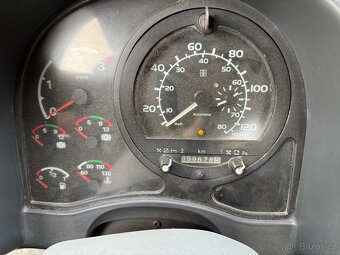 D90 cummins 107kw + jedna na náhradní díly - 2