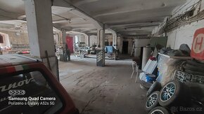 Bytový dům s mnoha nebytovými prostory - 2