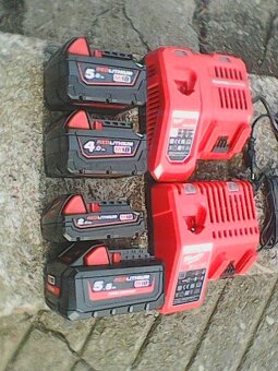 Milwaukee baterie M18 a nabijecky M12 a M18 - 2