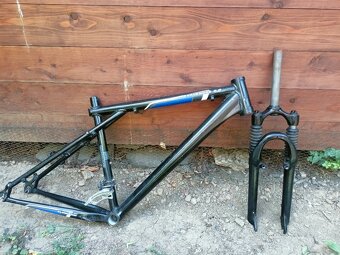 Rám GT + vidlice RST, kotouče a další - 2