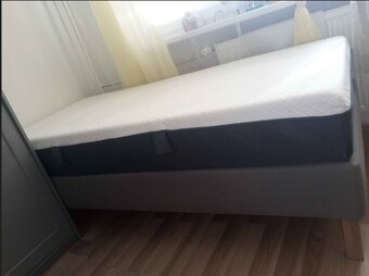 LYNGÖR IKEA - Čalouněná postel - 200x90 cm + matrace - 2