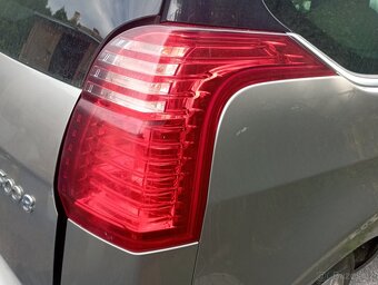 Zadní světla Peugeot 5008 - 2