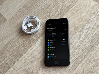 Apple iPhone SE 2020 (2. Gen) 64Gb - Černý - 2