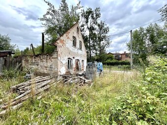 Zbořeniště domu - stavební parcela 3 km od města Červený Kos - 2