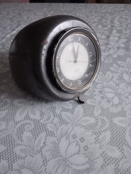 Hodiny z autobusu a kleště na jízdenky - 2