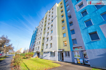 K prodeji, komerční prostor (50,1 m2) v přízemí bytového dom - 2