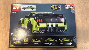 Lego Technic Shelby 42138 - 2