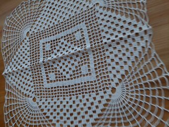 Starožitná háčkovaná dečka - ruční práce - dekorace - SLEVA - 2