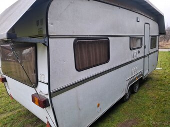 Hymer Eriba 550 + nadstrecha - 2