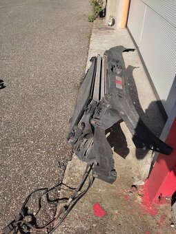 AUDI A6 C5 , chladíčova stěna - 2