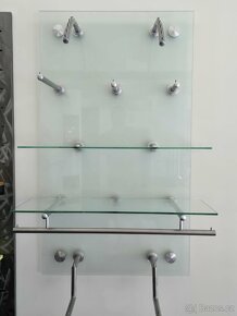 Výstavní - prodejní skleněný panel s adaptéry - 2