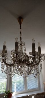 Skleněný lustr - 2
