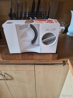 Kráječ pečiva - 2