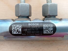 Rozdělovač paliva BOSCH 780060103,0445214135 - 2