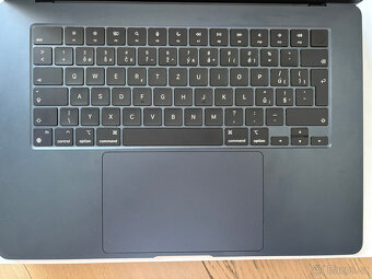 Zánovní 15" Apple MacBook Air M3, 16GB/SSD 256GB - záruka - 2