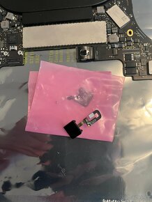 Základní deska z macbook pro 13 A1706 - 2