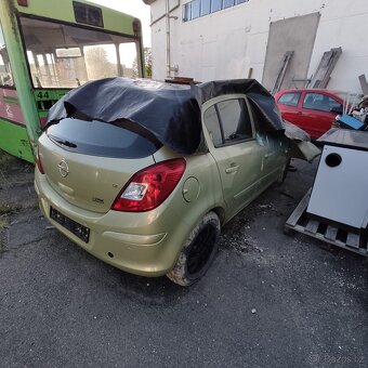 Opel Corsa 1.2i automat na díly - 2