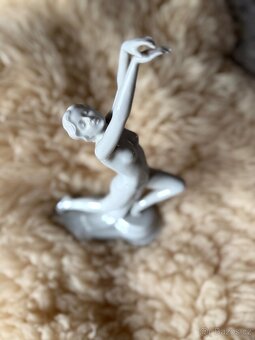 Royal Dux – porcelánová socha tanečnice (Art Deco) - 2