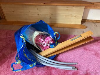 Postel pro holcicku se skluzackou tunelem a hradem - 2