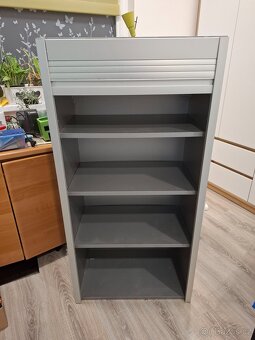 Skříň se zatahováním, pevná, stabilní, funkční - 2