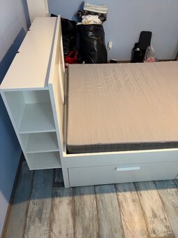Prodám postel s úložným prostorem - 2