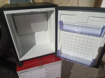 Prodám malou lednici ISM minibar 230V 30 litrů - 2
