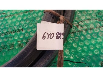 těsnění přední kapoty Škoda Fabia I (6Y) 6Y0823737B - 2
