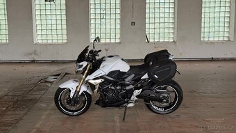 Suzuki GSR 750 - 2