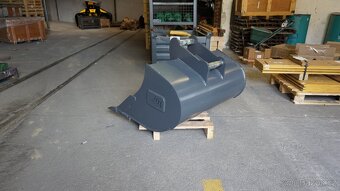 Podkopová lžíce L900 pro stroje 5 - 5.9 tuny - 2