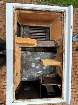 Sporák na tuhá paliva. - 2