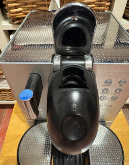 Kávovar Nespresso DeLonghi Lattissima EN720.M - 2