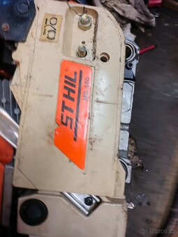 Prodám čínskou motorovou pilu  700 kč - 2