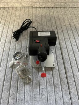 Mini stolní rozbrušovací pila (523) - 2