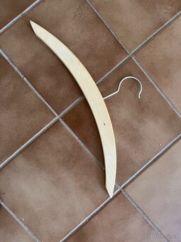 Dřevěná ramínka - 2