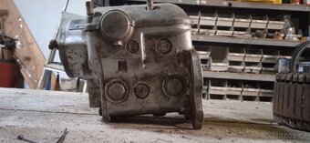 Vojenská technika tank Maybach - 2