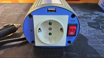 měnič napětí 12V / 230V 150 / 300 W - 2