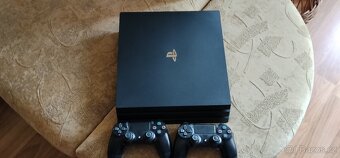 PS 4 pro. 1 TB - 2