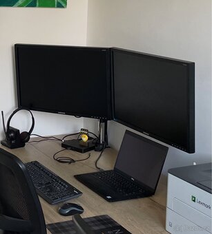 2x monitor Samsung S24E650 + drzak, kabely - komplet - 2