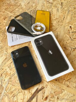 iPhone 11 black - 1. majitelka, nerozdělaný - 2