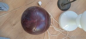 Krasny stary vintage medicinbal - 2